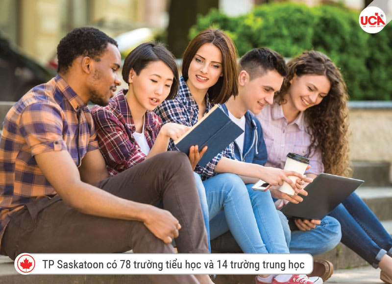 Saskatoon có 78 trường tiểu học và 14 trường trung học