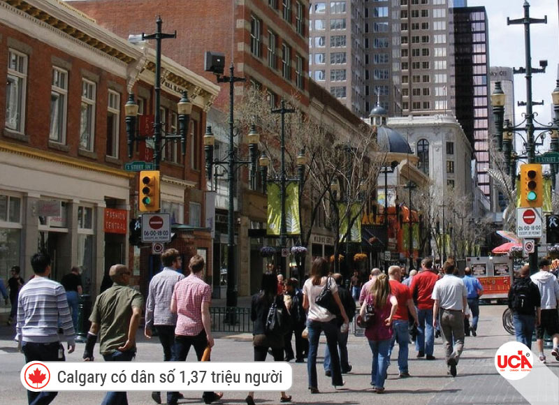 Calgary dân số là 1,37 triệu người